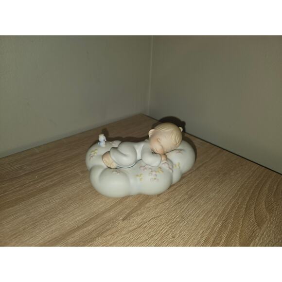 Precious Moments Safe In The Arms Of Jesus 521922 Porcelain Figurine 1992 5" - Picture 1 of 5